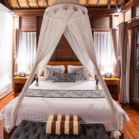 D'Puncak Villas Lembongan Nusa Lembongan Exteriör bild