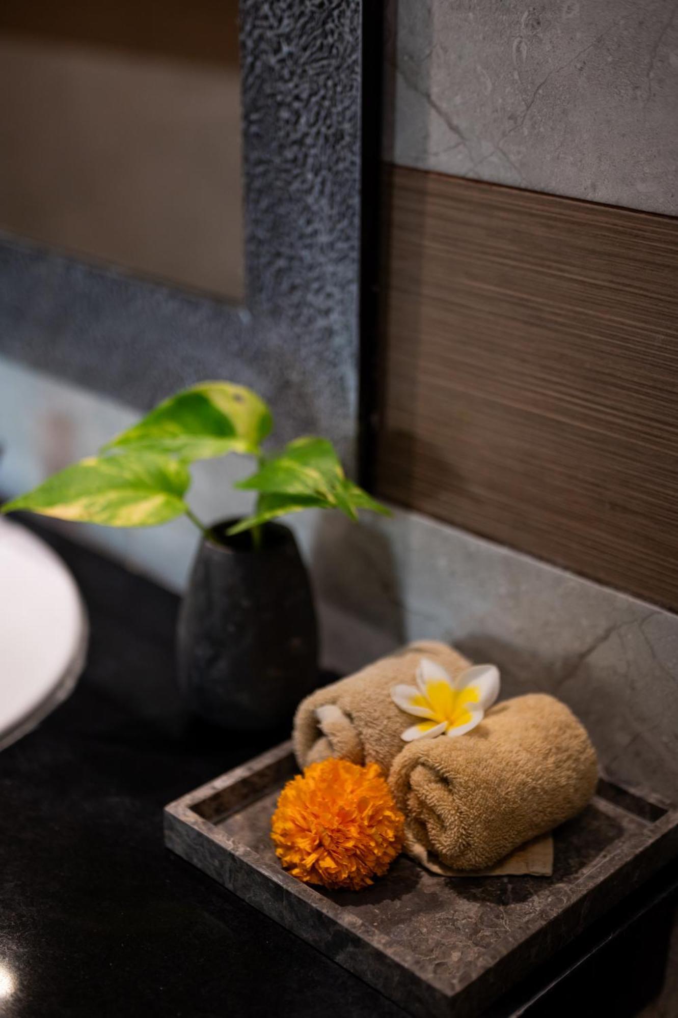 D'Puncak Villas Lembongan Nusa Lembongan Exteriör bild