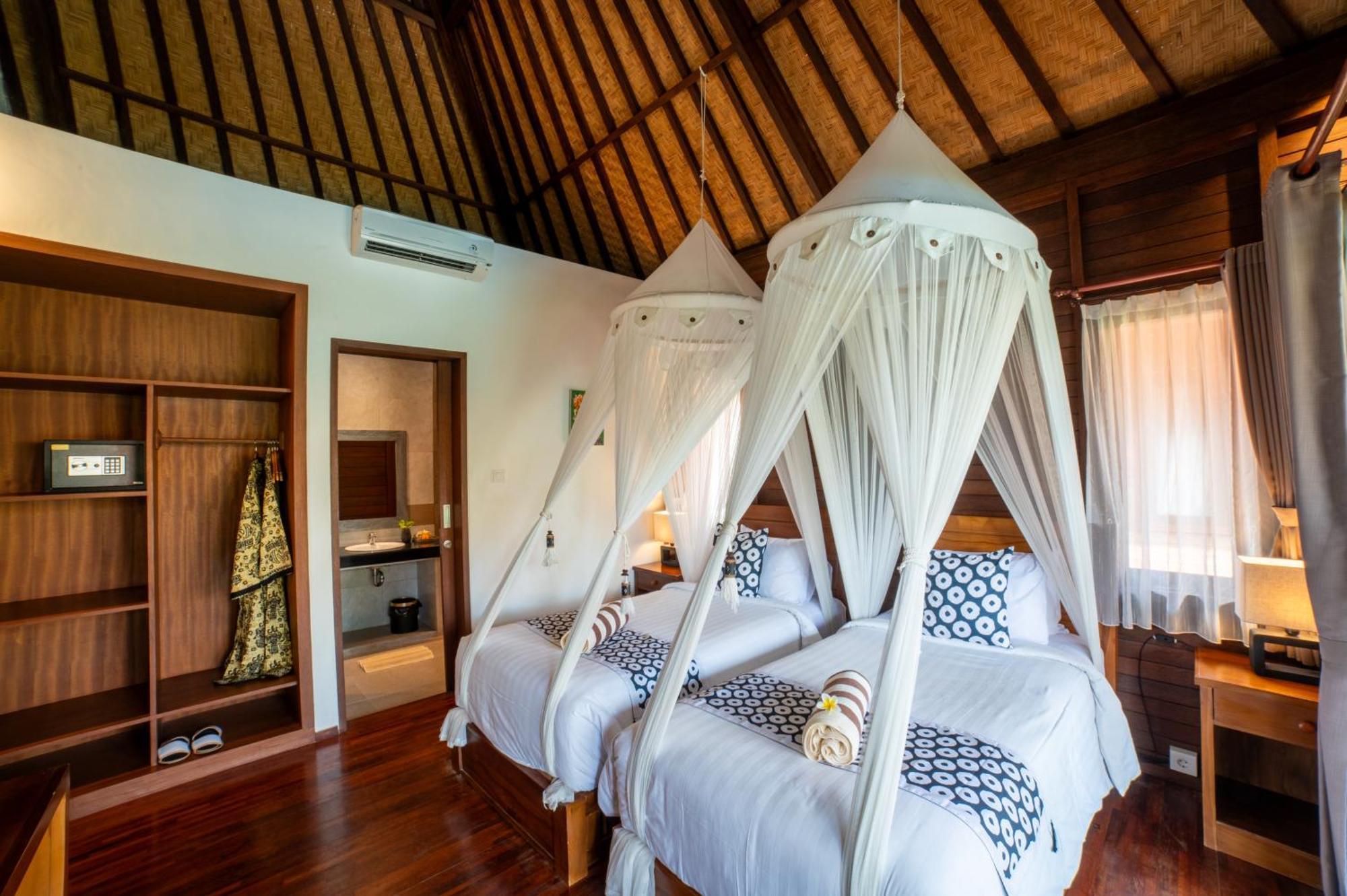 D'Puncak Villas Lembongan Nusa Lembongan Exteriör bild